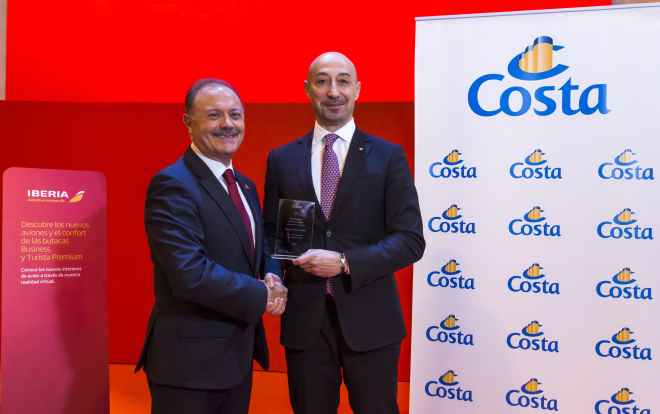 Costa Cruceros homenajea a Iberia por su valiosa colaboracin en 2017